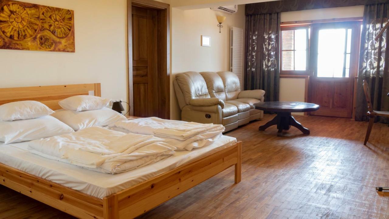 Ebner Pince - Panzio Bed & Breakfast Turbekpuszta Exterior photo